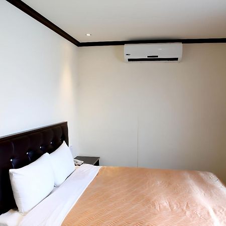 Holiday Business Hotel Taitung Ngoại thất bức ảnh