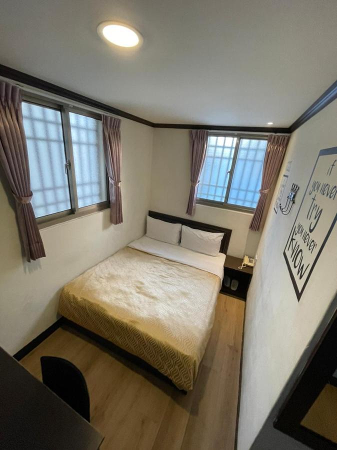 Holiday Business Hotel Taitung Ngoại thất bức ảnh