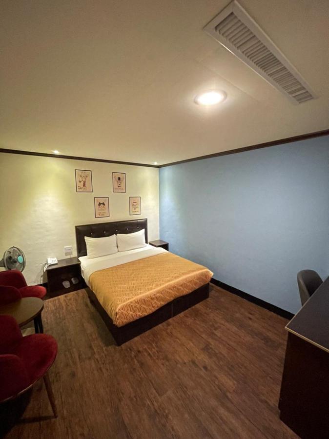 Holiday Business Hotel Taitung Ngoại thất bức ảnh