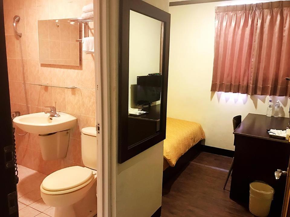 Holiday Business Hotel Taitung Ngoại thất bức ảnh